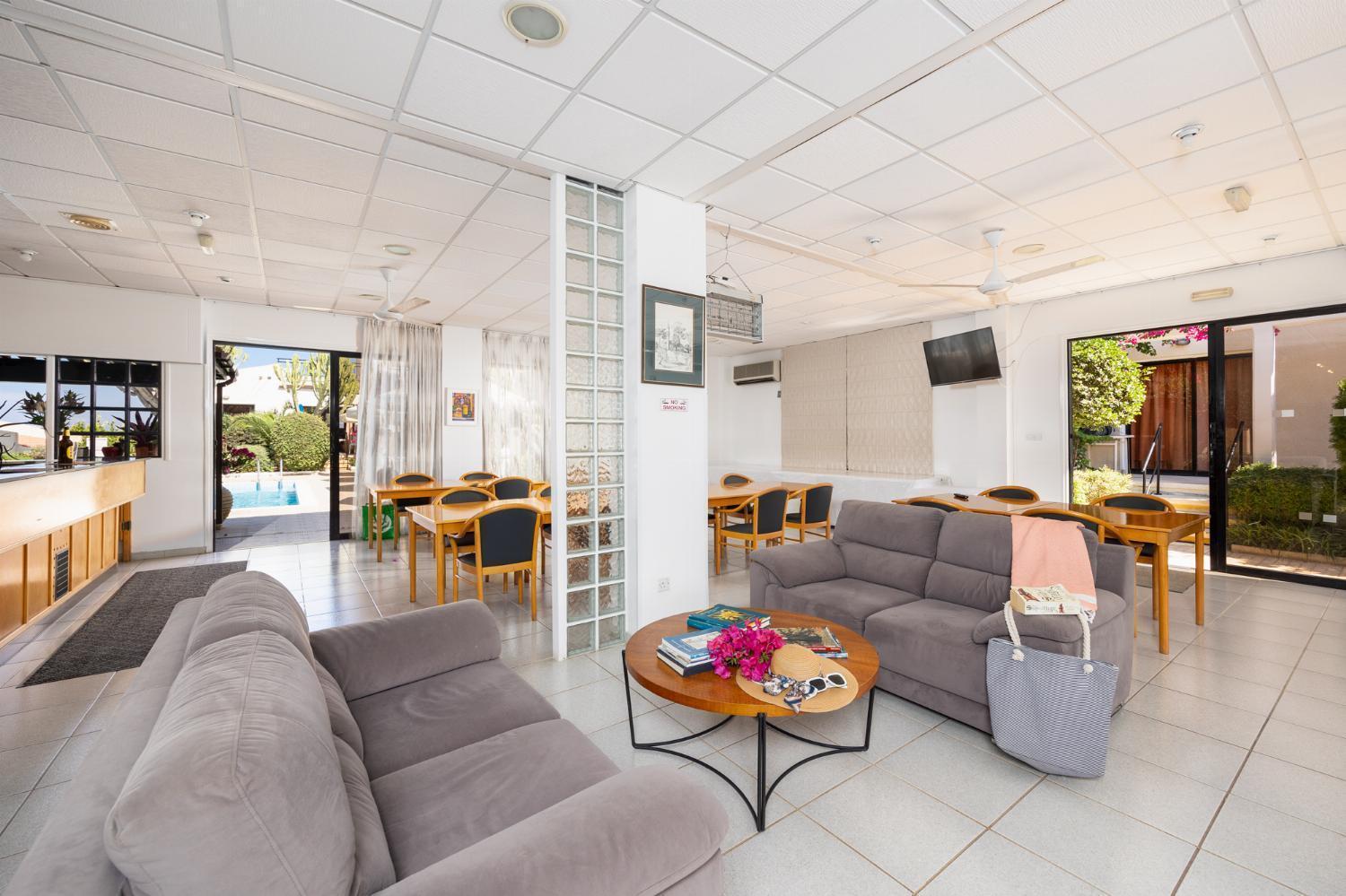 Tavros Hotel Apartments Полис Экстерьер фото